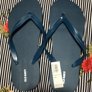 Brand new old navy classic flip -flop for men